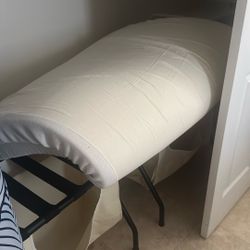 KING memory Foam - Like NEW 