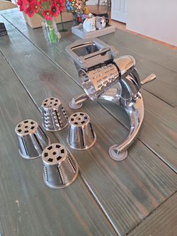 Saladmaster V Manual Grater / Shredder