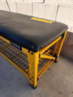 Dewalt steel garage bench 20"H x 50"L x 18"D...USADO_USED $169 PRECIO FIJO_FIRM PRICE