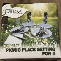 Willow Woods Picnic Place Setting for 4, New