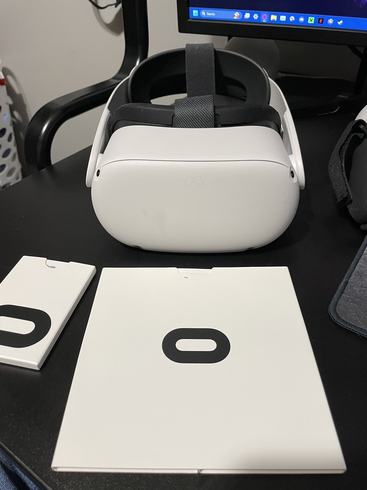 Meta Quest 2 Headset w/ Controllers