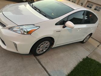 2014 Prius v