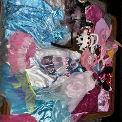 Build a bear with accessories and girls dress up play clothes 