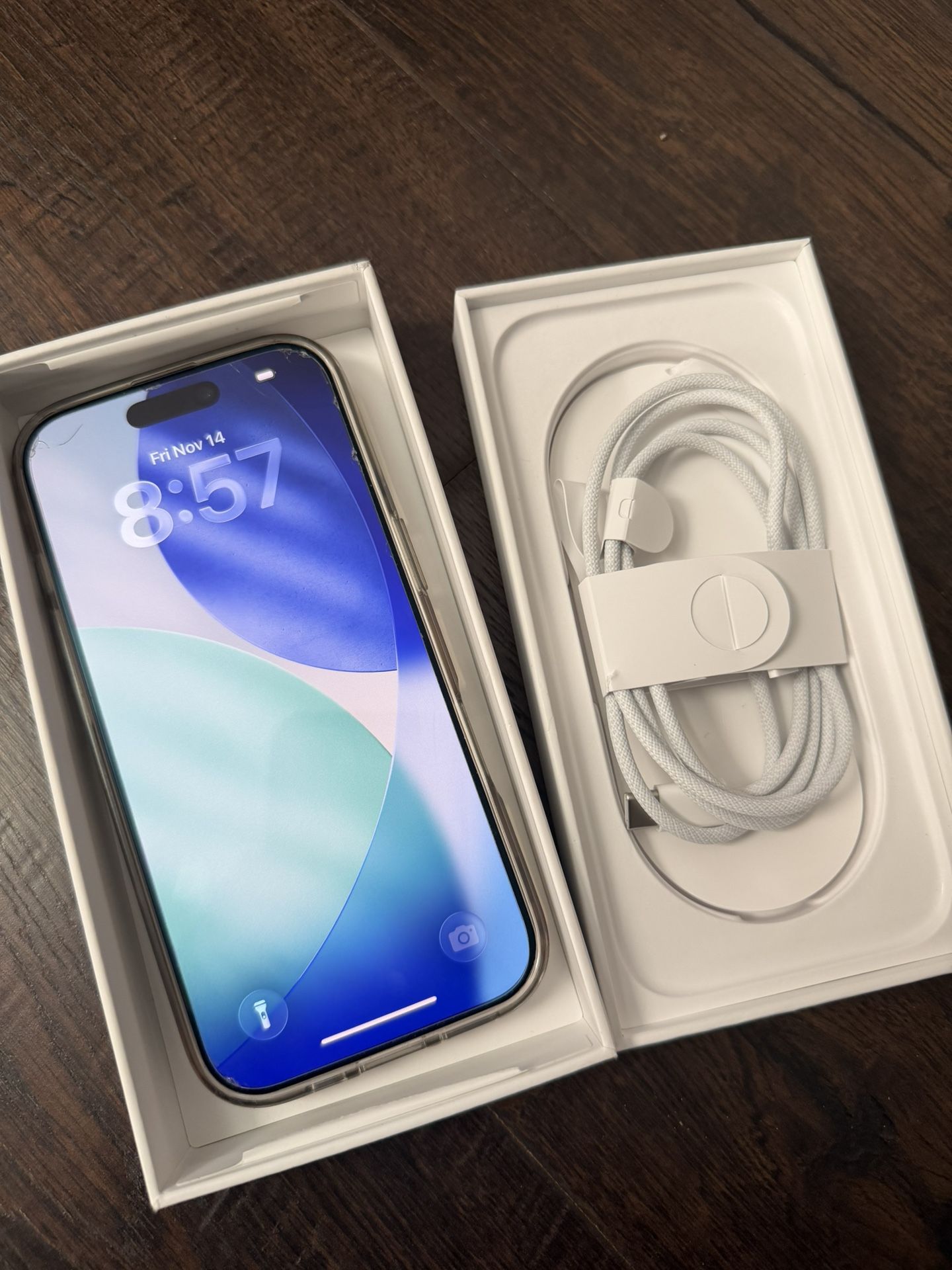 Iphone 17 (T- Mobile Locked)