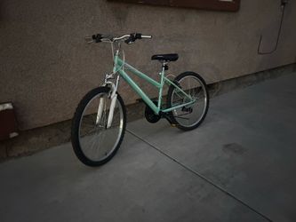 Mountain bike for sale  no flats  shoot me a text if your interested in buying will negotiate