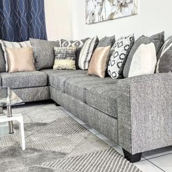 🆓🚚 XL Modern Rooms To Go Sectional With Sleeper