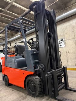 TOYOTA M7 forklift for sale EXCELLENT 