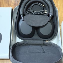 Sony WH-1000XM5 Wireless Noise Cancelling Over the Ear Headphones - Black