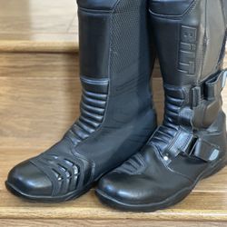 Women’s motorcycle boots