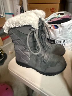 Columbia Gray Winter Snow Boots - Women’s US 5