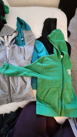 Bundle of 4 Old Navy Boys Zip-Up Hoodies – Size 8 (M)