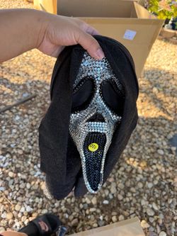 Scream mask