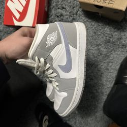 Jordan 1 “ Wolf Grey Aluminum “ 