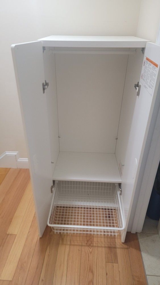 kids rooms.bed,closet,chairs