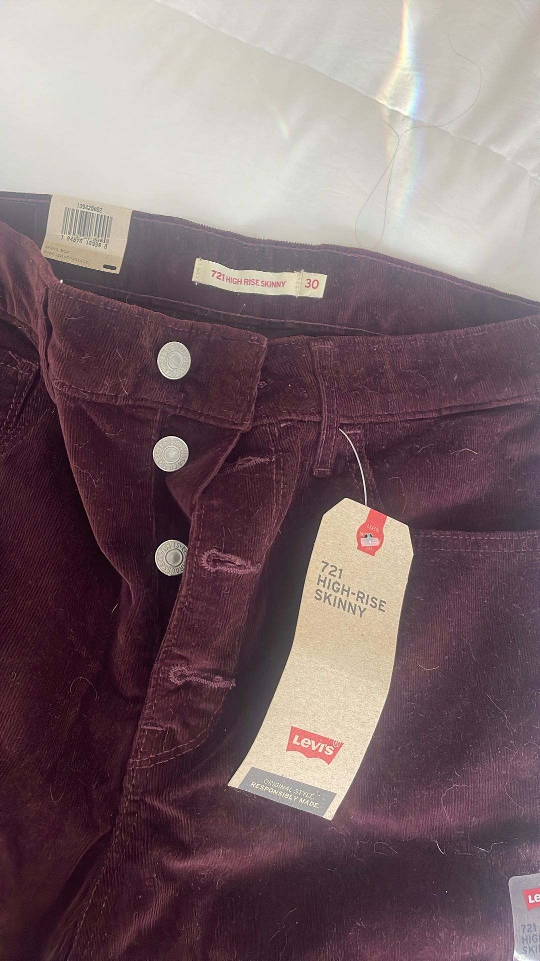 Women’s Size 30, Levi’s 721 High-Rise Skinny Jeans, Corduroy Merlot Color
