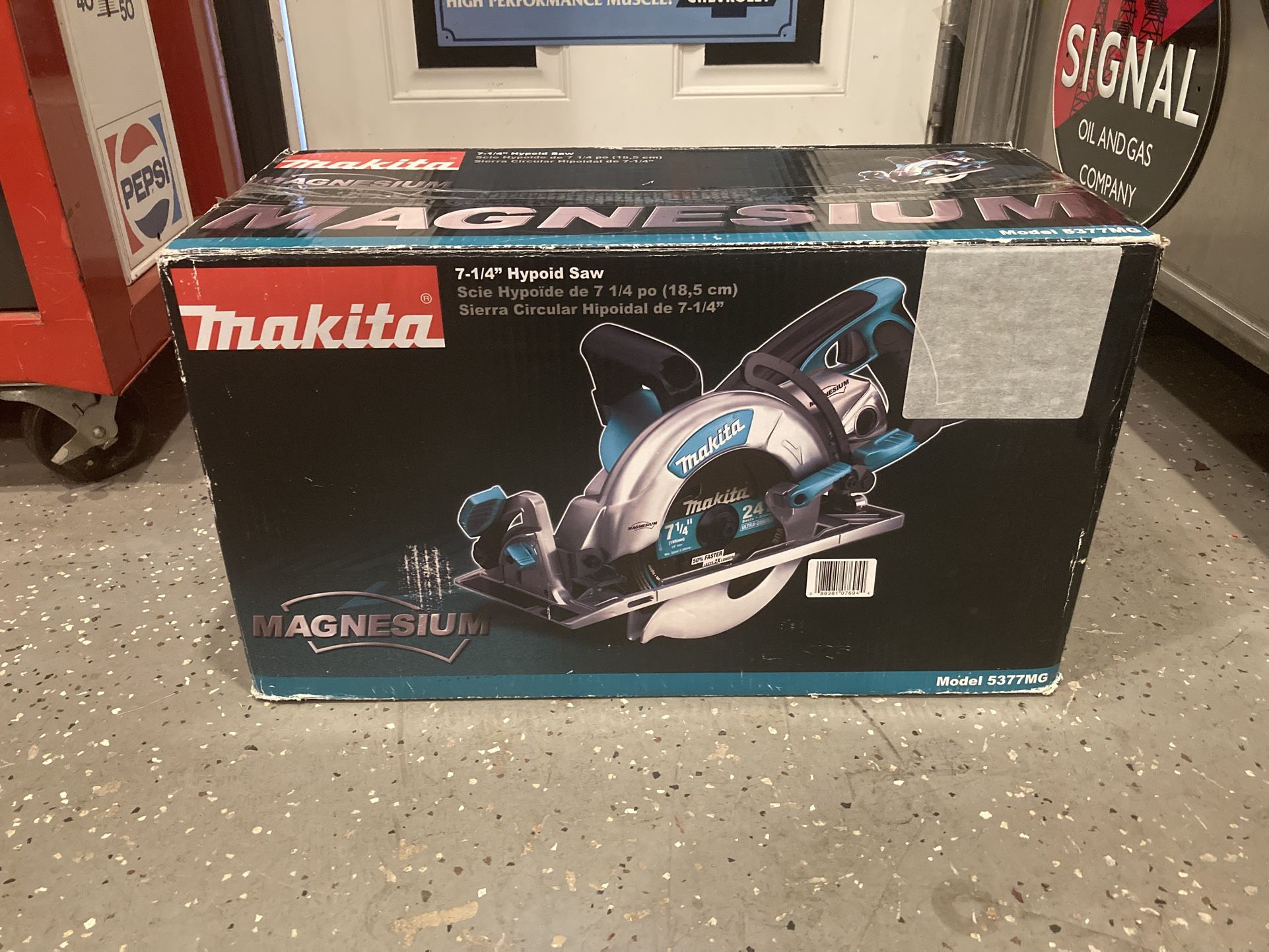 Saw Makita Magnesium New In Box