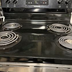 30 Inch Wide Frigidaire Stove . Firm On Price . First Coming, First Gets It .