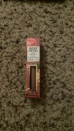 Winky Lux Rose Petal Liquid Eyeshadow