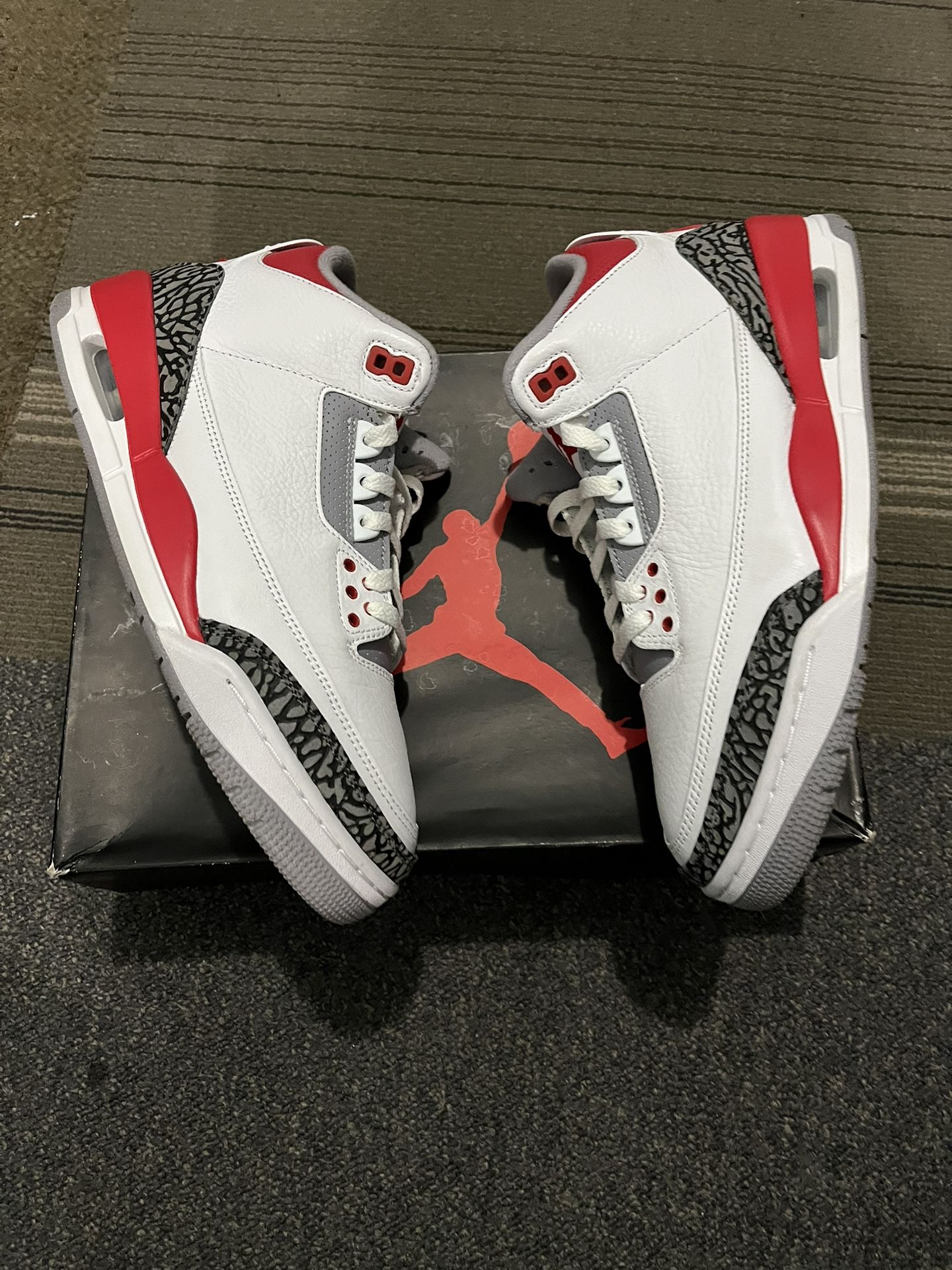 Size 10 - Jordan 3 Retro Mid Fire Red