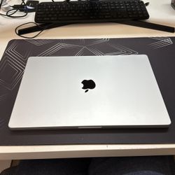 Macbook Pro M3 Pro