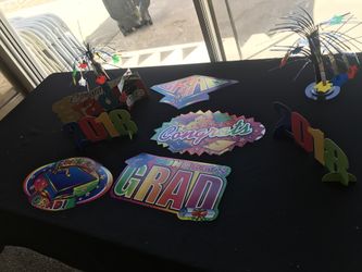 2018 grad decor $1