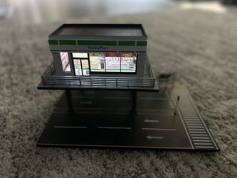 Japan’s Family Mart and Parking Lot diorama