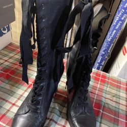 Women Boots Size 7 