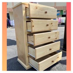 Dresser/ Five drawers dresser