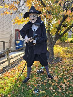 Animatronic Halloween decorations