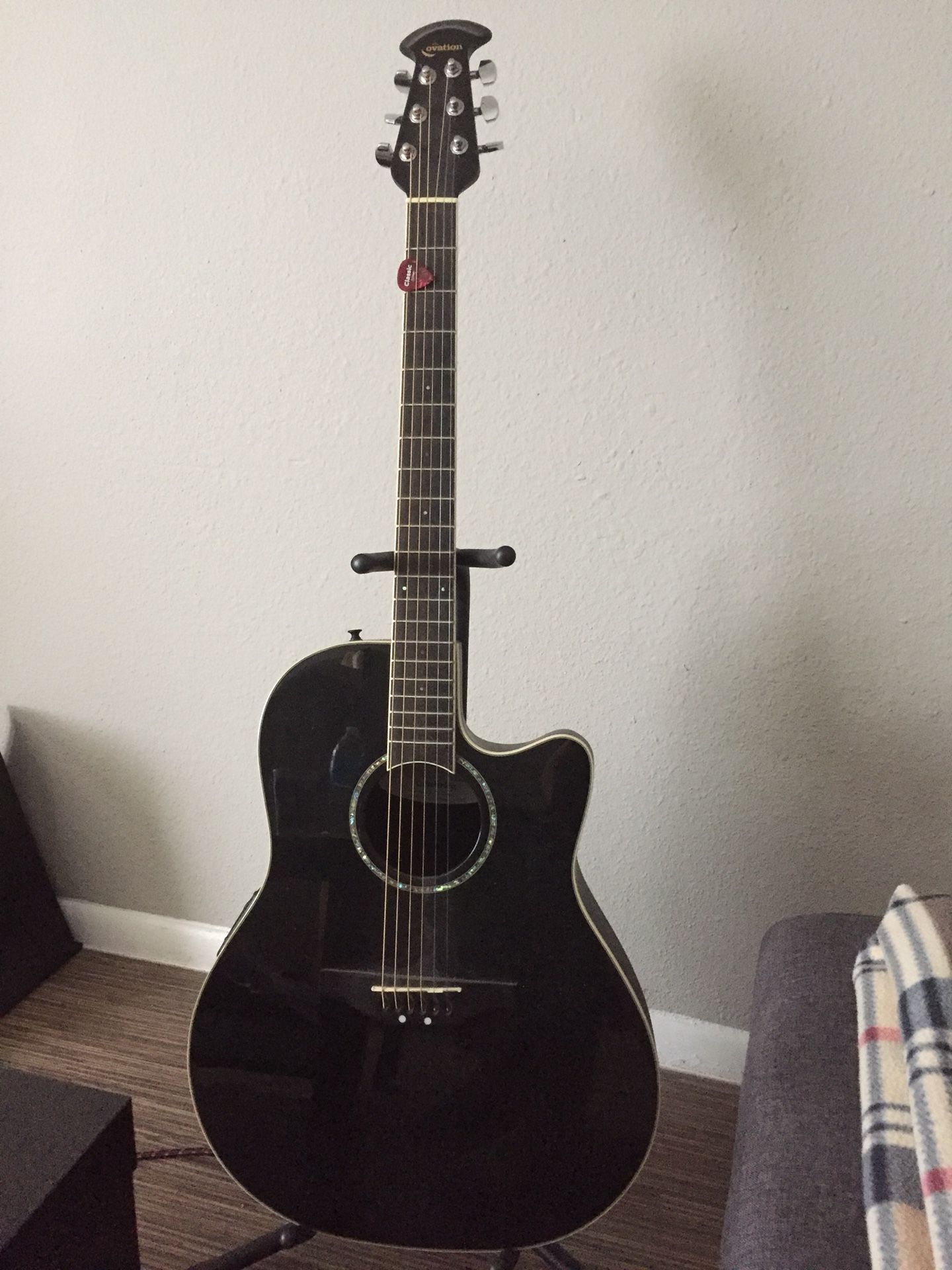 Ovation GCO57 Celebrity Acoustic electric guitar