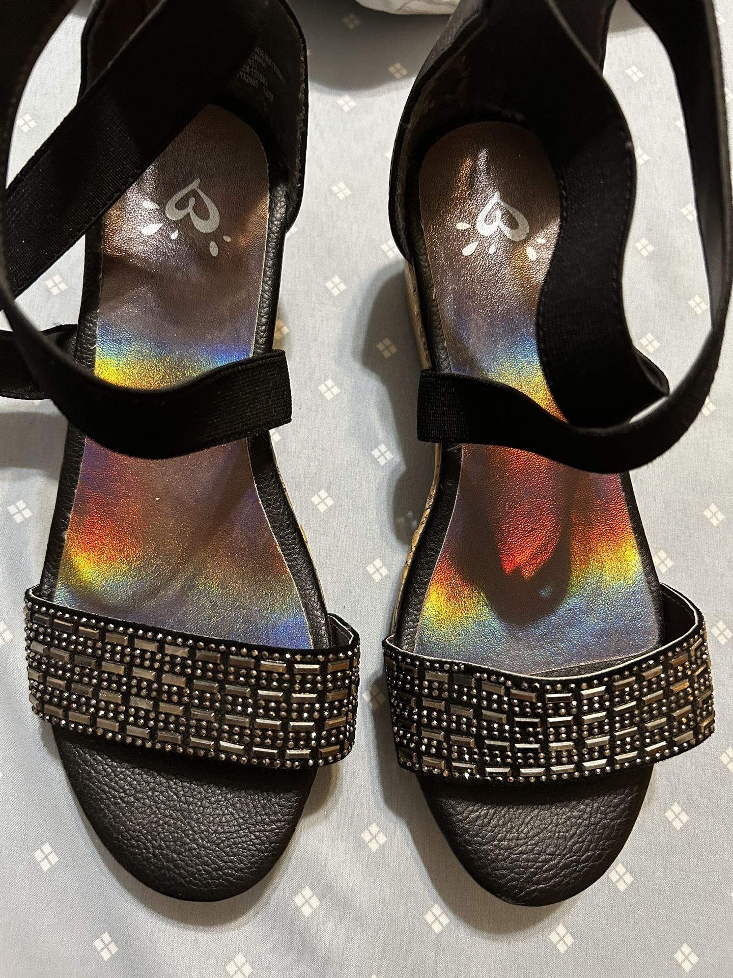 Girls Wedges Size 4 New