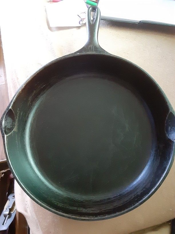 Wagner Ware Sidney -O- No 10 Cast Iron Skillet 1060A Frying Pan