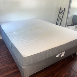 Queen Size Bed With Bedframe