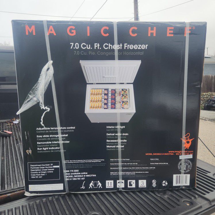 New Magic chef 7.0 cubic feet deep freezer, shipping dent , see pictures 