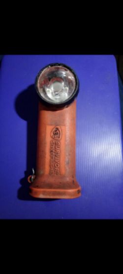 Streamlight survival spot light