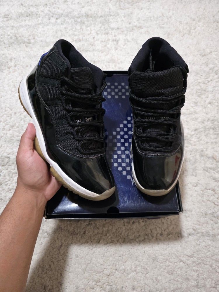 Air jordan 11 space jam
