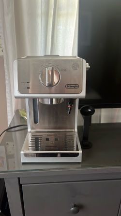 De’Longhi 15 Bar Espresso and Cappuccino Machine