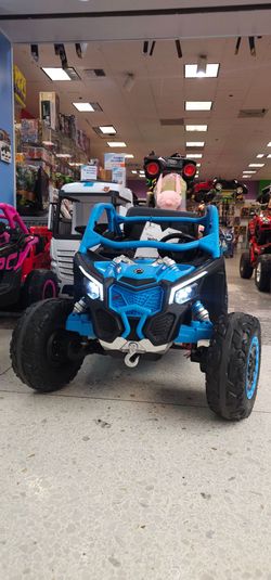Canam Maverick X3 RS, ride-on, 4x4, leather seats, Bluetooth, mp4, screen for videos, remote Control, double 24v battery, EVA tires similar to rubber,