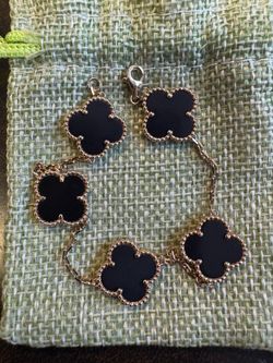 10k Onyx clover bracelet