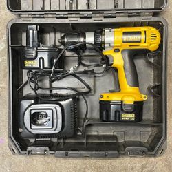 DeWalt drill set with battery and charger