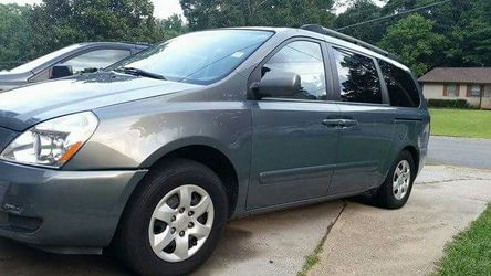 KIA SEDONA LX 2007 135 MIL MILLAS MOTOR Y TRASMISIÓN EN EXCELENTES CONDICIONES