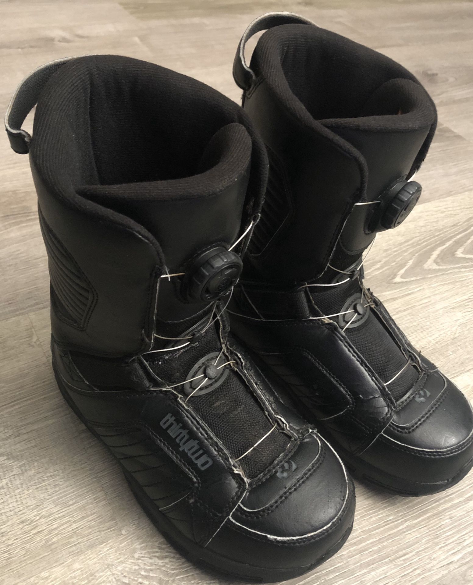 Boys ThirtyTwo Snowboard Boots size 5 youth kids child 32