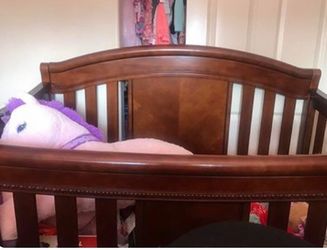 Delta crib with mattress