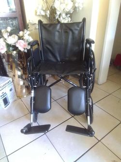 DRIVE WHEELCHAIR 20" WIDTH ELEVATED LEGREST CAPACITY 350 LBS