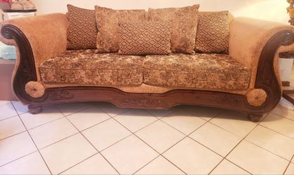 Sofa & Loveseat Used Read Description 