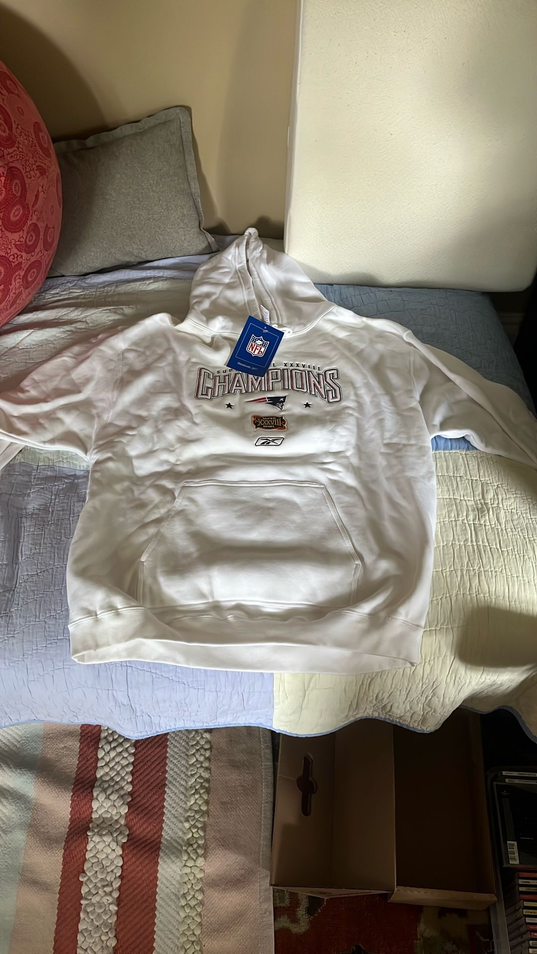 Patriots Super Bowl XXXVIII Hoodie NWT