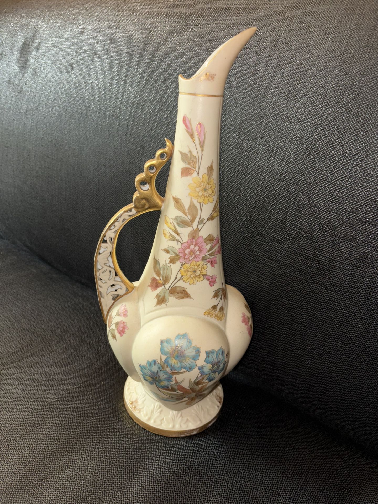 Beautiful Design Amphora German Vase