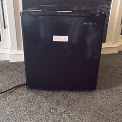 Mini Fridge 