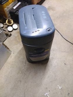 ROYAL  Crosscut t Papper Shredder