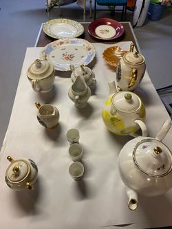 Tea pots and platers